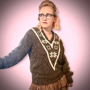 Vintage London fog Brown V neck sweater with white V design size extra large